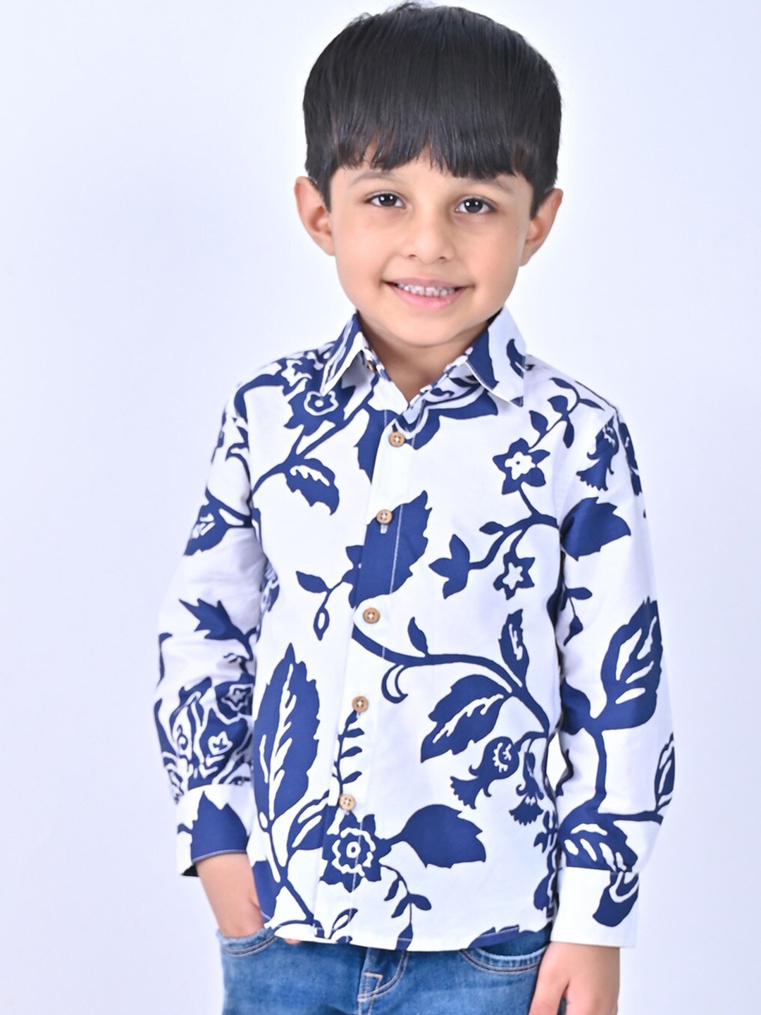 

MOOBA Boys Comfort Opaque Printed Casual Shirt, White