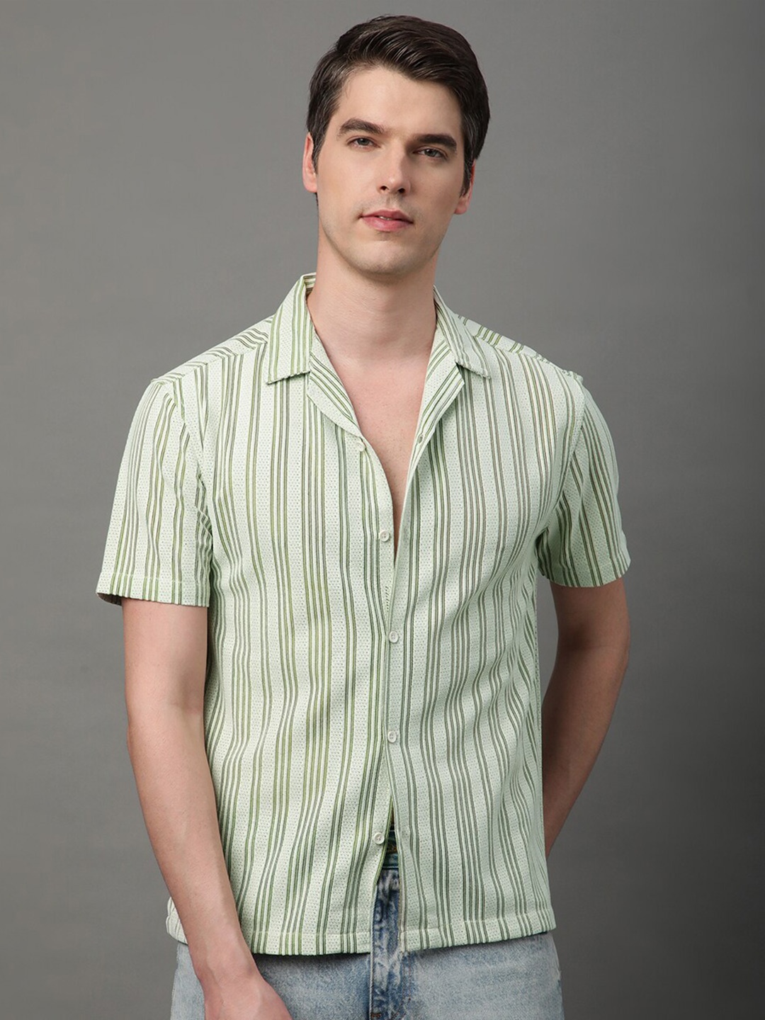 

Voroxy Men Modern Opaque Striped Casual Shirt, Green