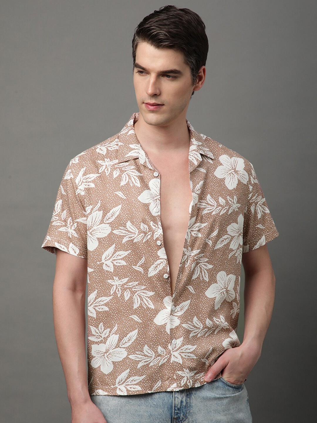

Voroxy Men Relaxed Floral Opaque Printed Casual Shirt, Brown
