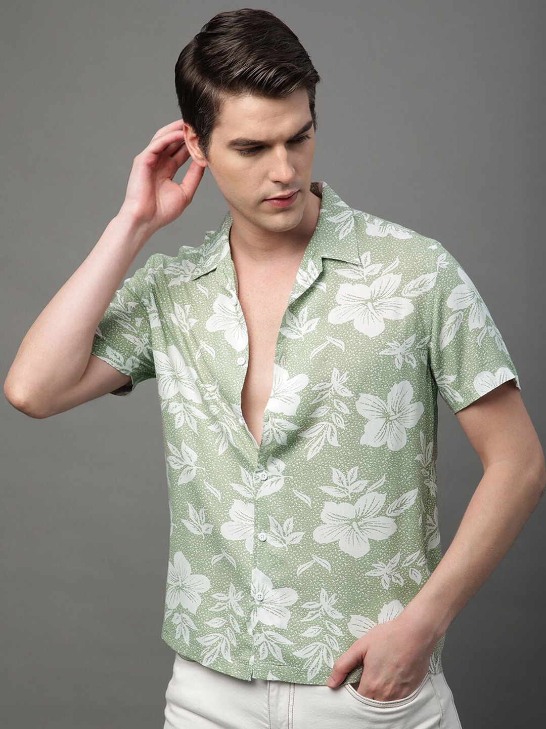

Voroxy Men Relaxed Floral Opaque Printed Casual Shirt, Olive