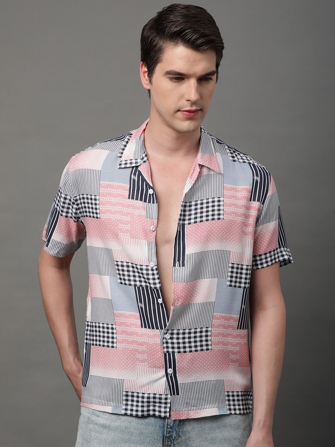 

Voroxy Men Relaxed Opaque Checked Casual Shirt, Pink