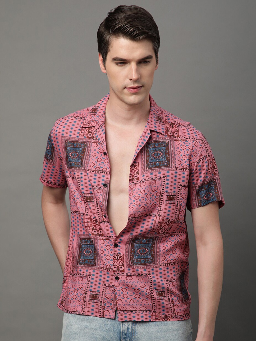 

Voroxy Men Relaxed Opaque Printed Casual Shirt, Magenta