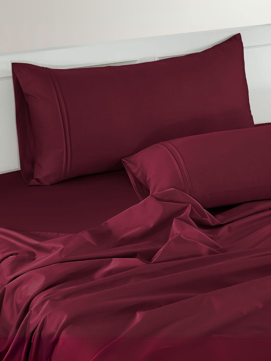 

Aurave Burgundy Plain 400 TC Cotton Satin Flat King Bedsheet Set 2.74m x 2.74m