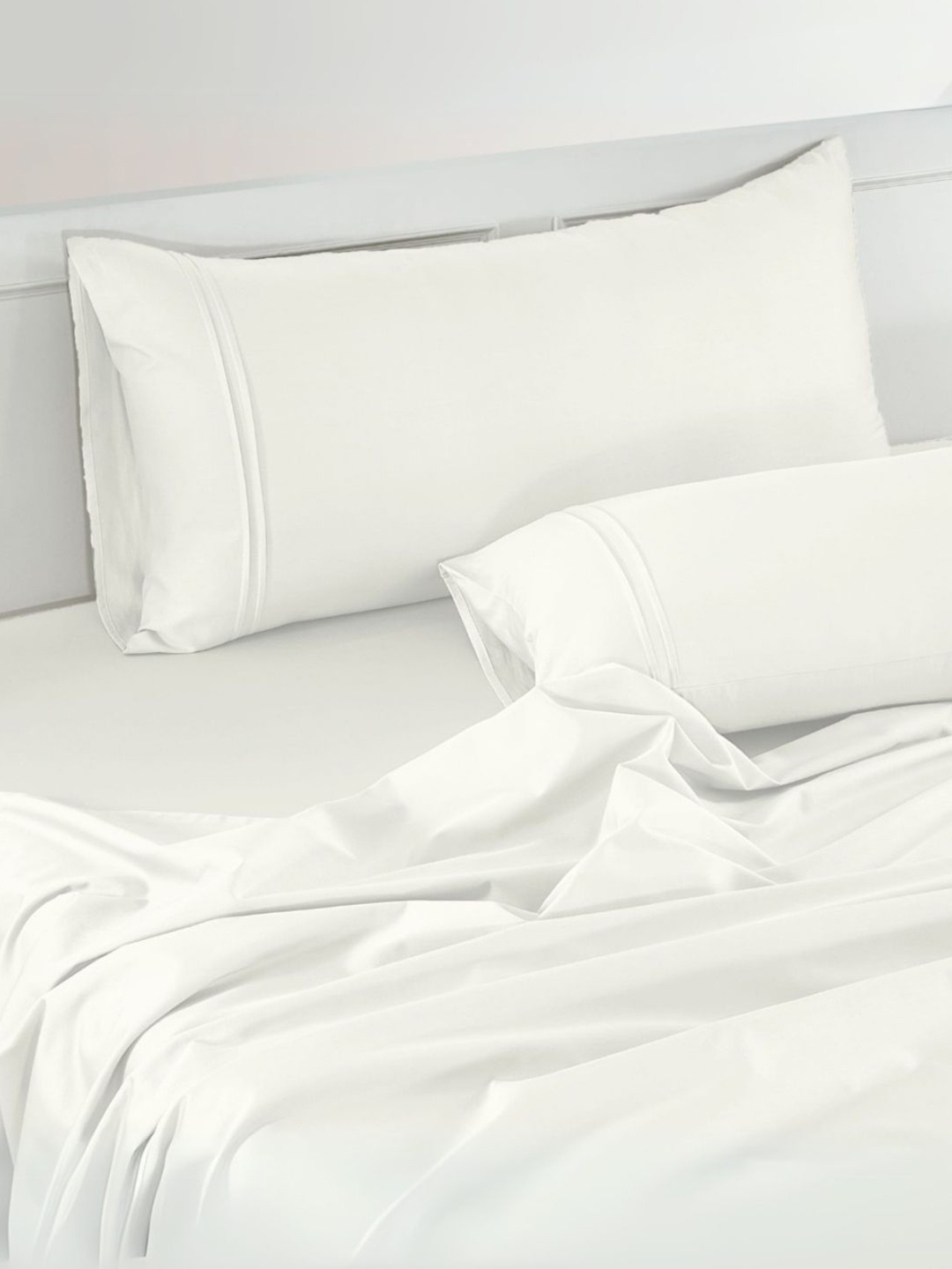 

Aurave White Plain 400 TC Cotton Satin Flat King Bedsheet 2.74 m x 2.74 m