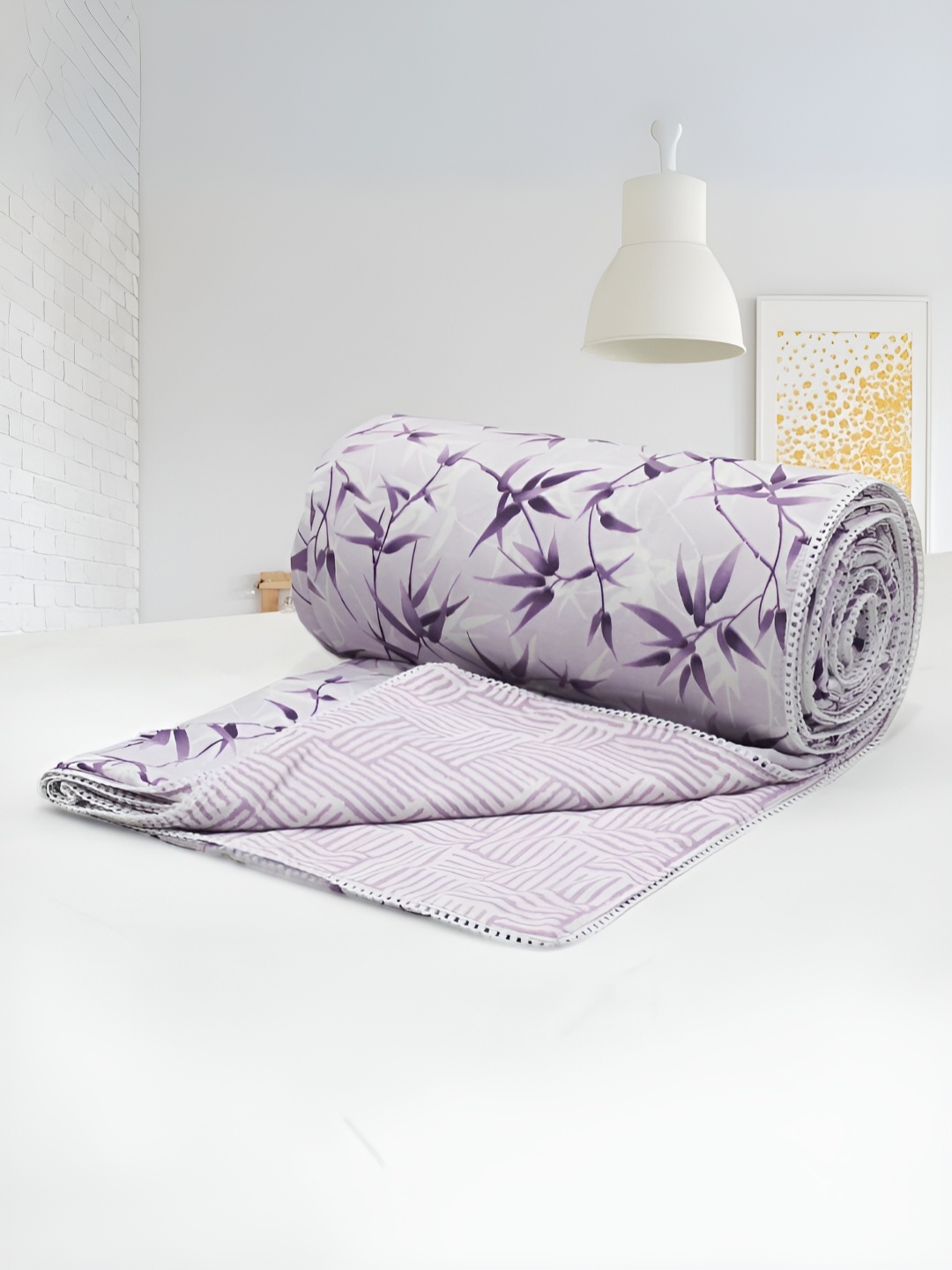 

Aurave Magenta & White Floral AC Room 150 GSM Double Bed Dohar