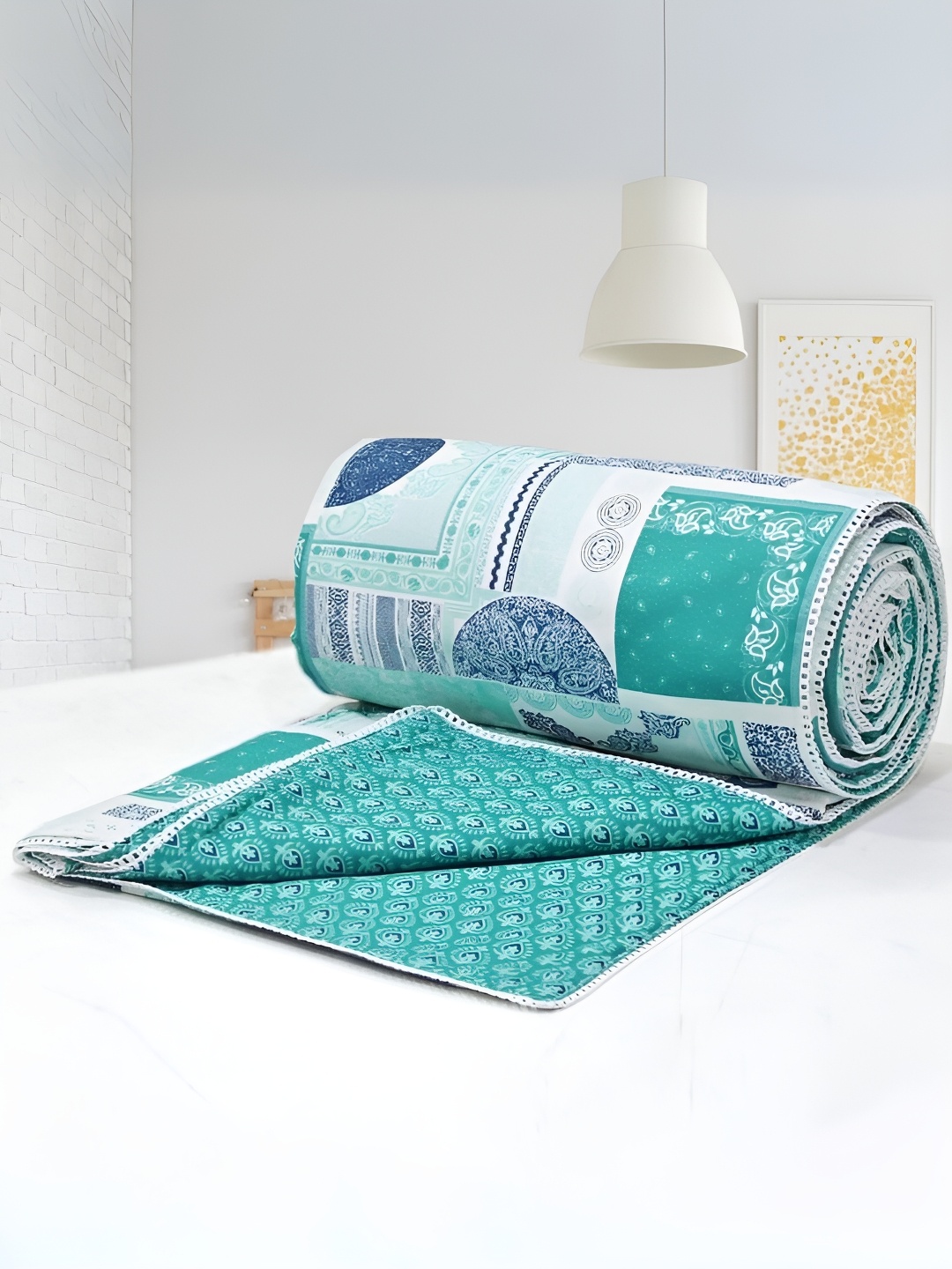 

Aurave Blue & White Ethnic Motifs AC Room 150 GSM Double Bed Dohar