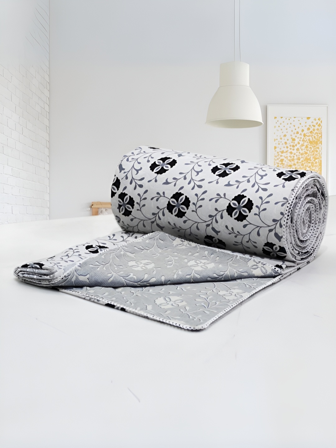 

Aurave Grey & Off White Floral AC Room 150 GSM Single Bed Dohar