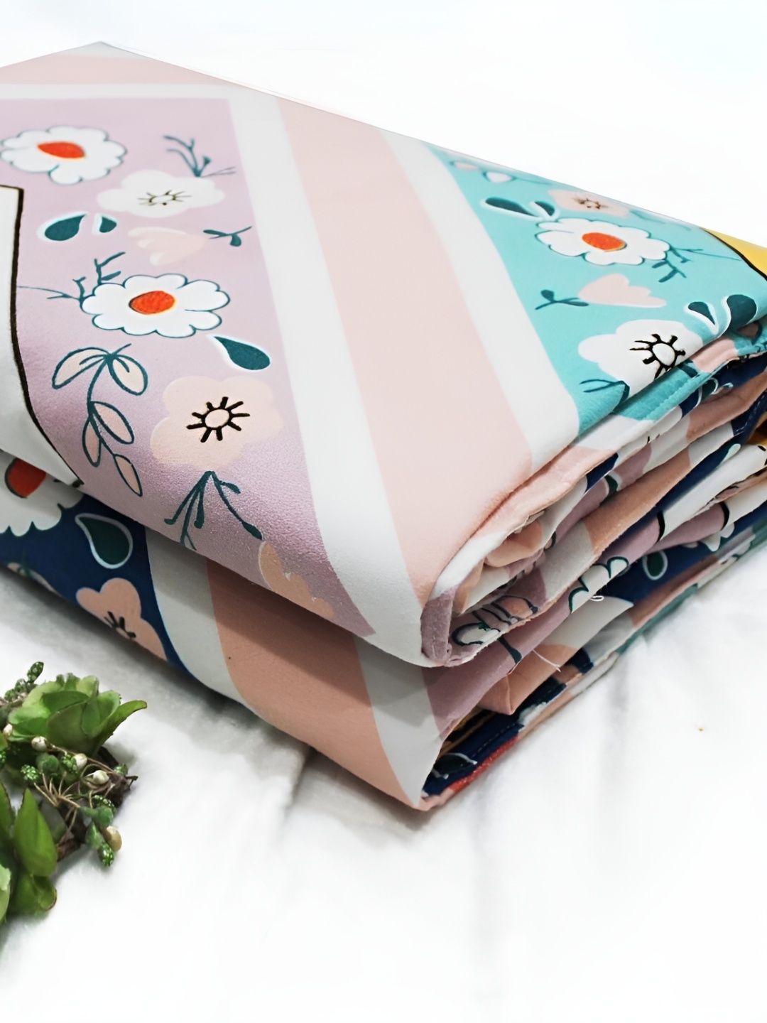 

Aurave Navy Blue & Orange Floral Mild Winter 150 GSM Single Bed Dohar