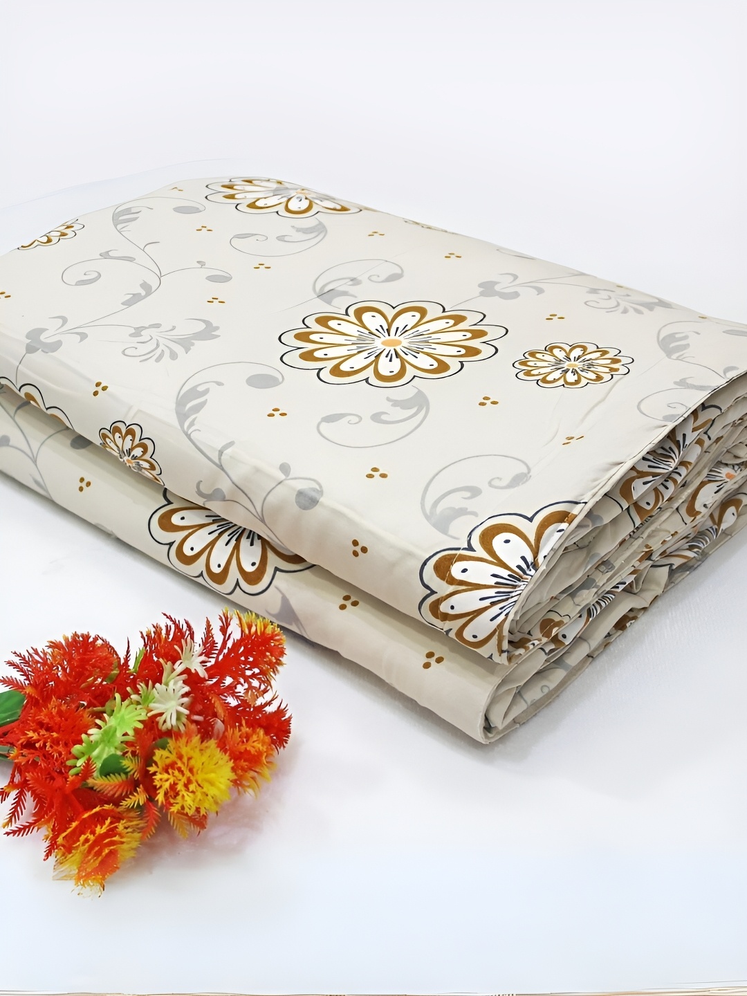 

Aurave Beige & White Floral Mild Winter 150 GSM Single Bed Dohar