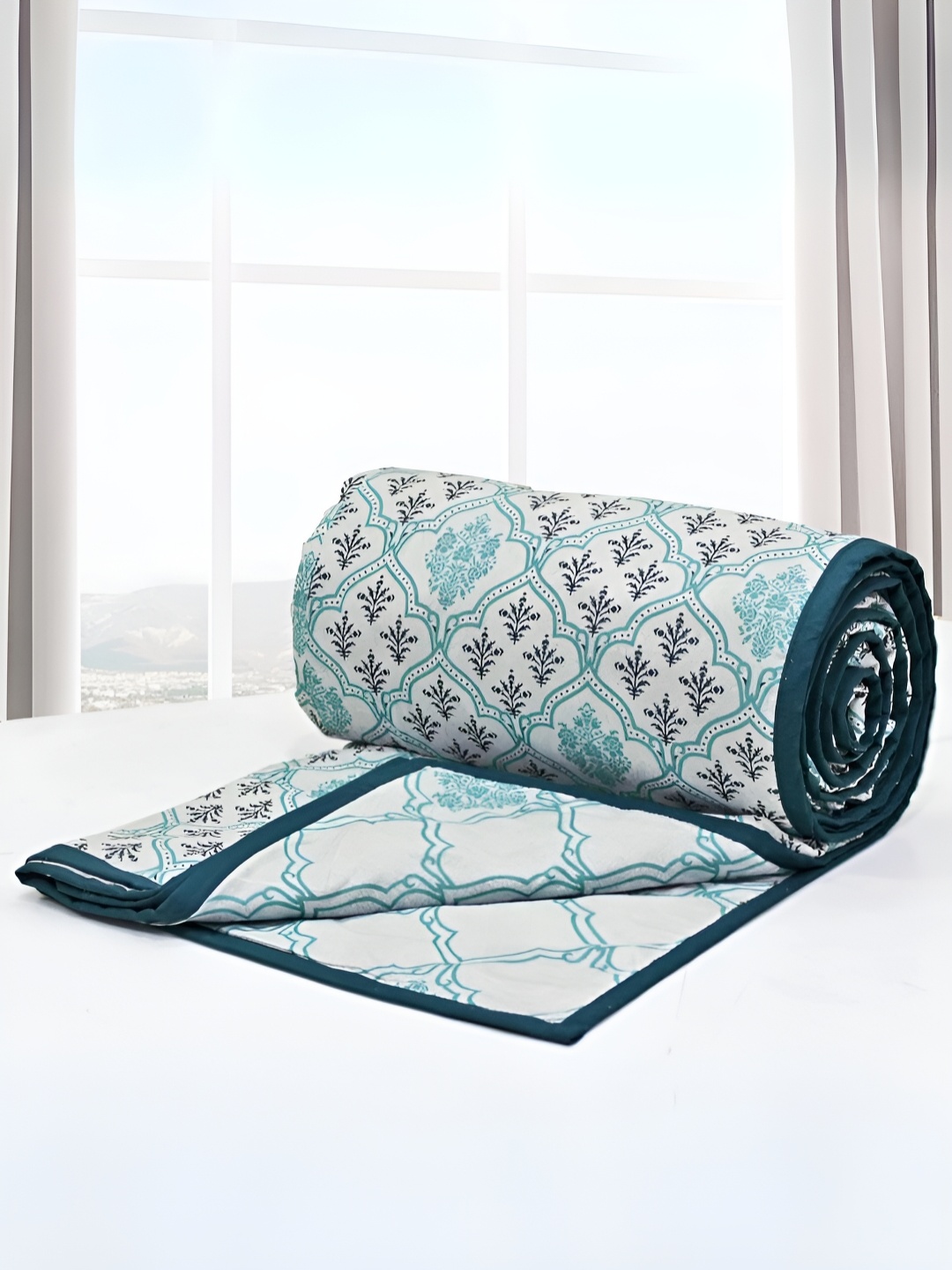 

Aurave Riva Blue & White Floral Cotton AC Room 150 GSM Single Bed Dohar