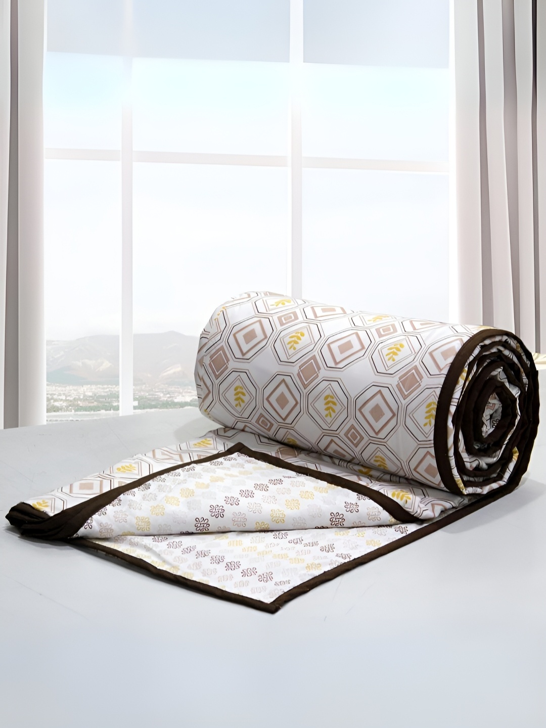 

Aurave Riva Brown & White Geometric Cotton AC Room 150 GSM Single Bed Dohar