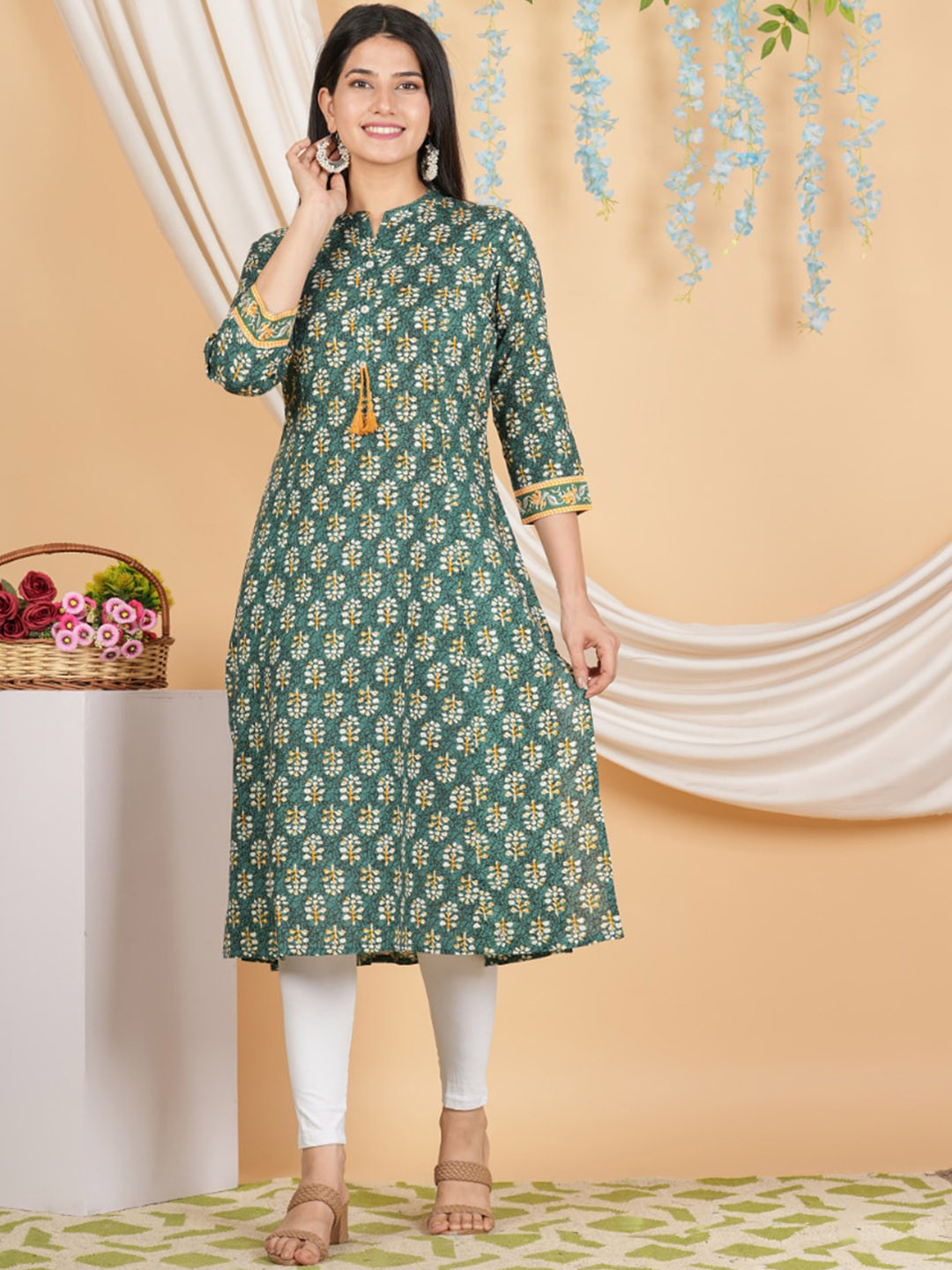 

KALINI Women Floral Printed Floral Kurta, Green