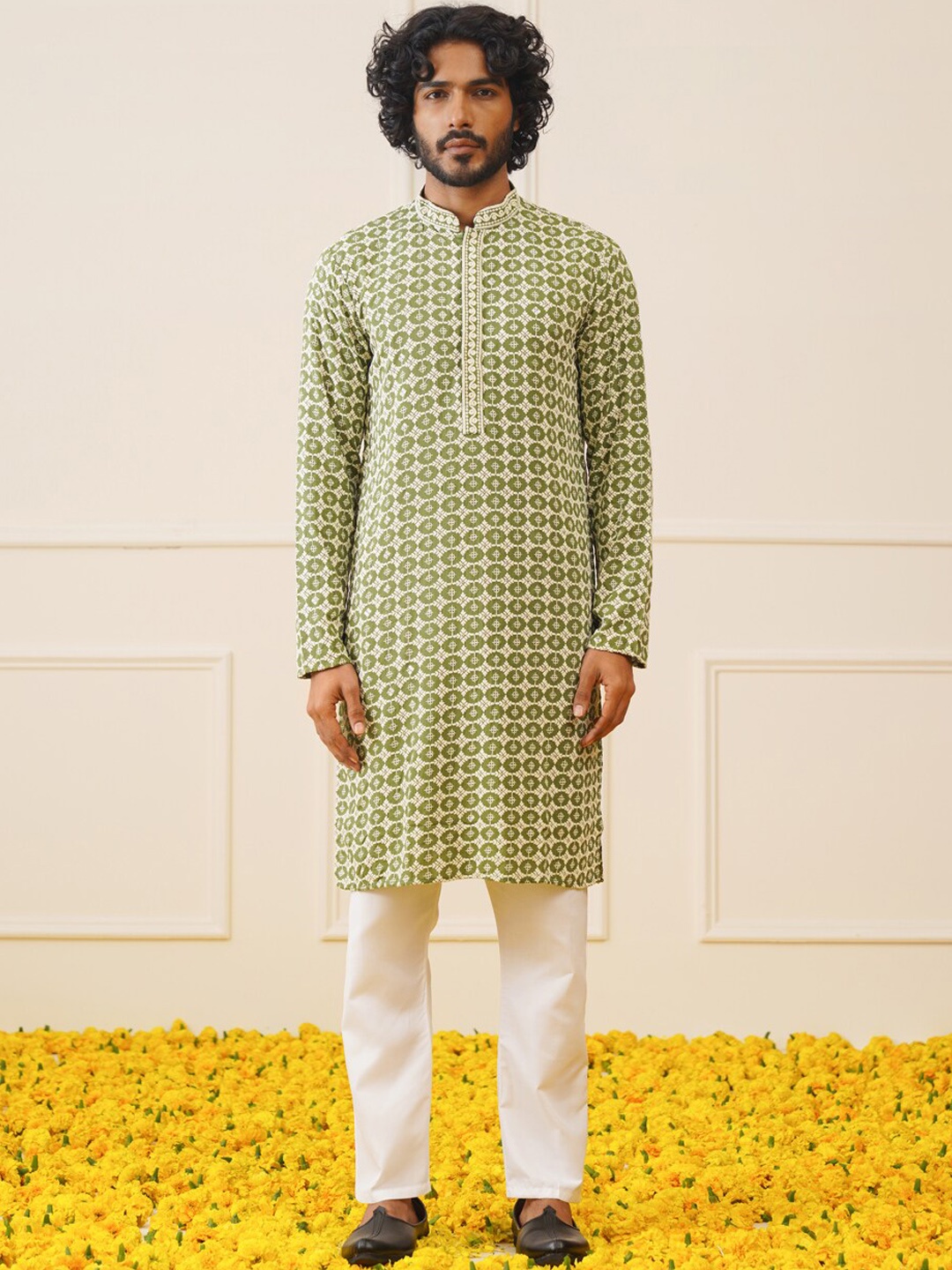 

Jompers Geometric Embroidered Straight Kurta with Trousers, Green