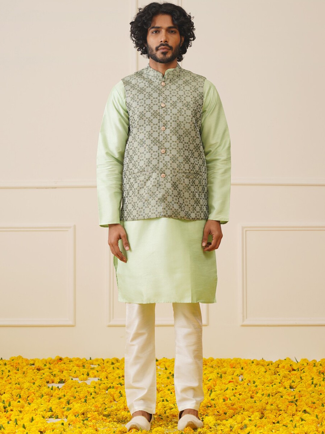 

Jompers Mandarin Collar Straight Kurta with Trousers & Nehru Jacket, Green