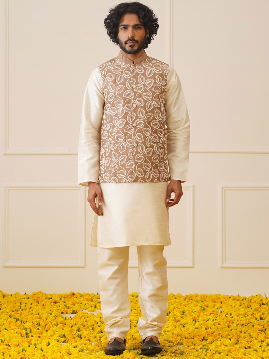 

Jompers Regular Kurta with Pyjamas & Embroidred Nehru Jacket, Brown