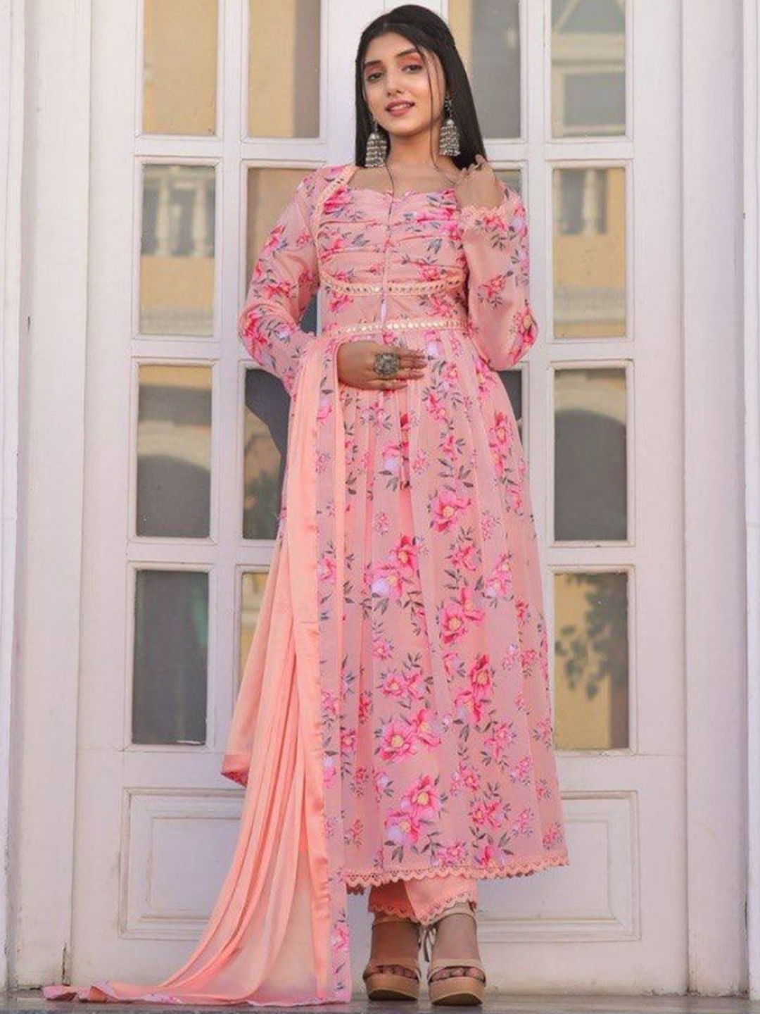 

SWAADHI Floral Printed Sweetheart Neck Anarkali Kurta with Trouser & Dupatta, Peach