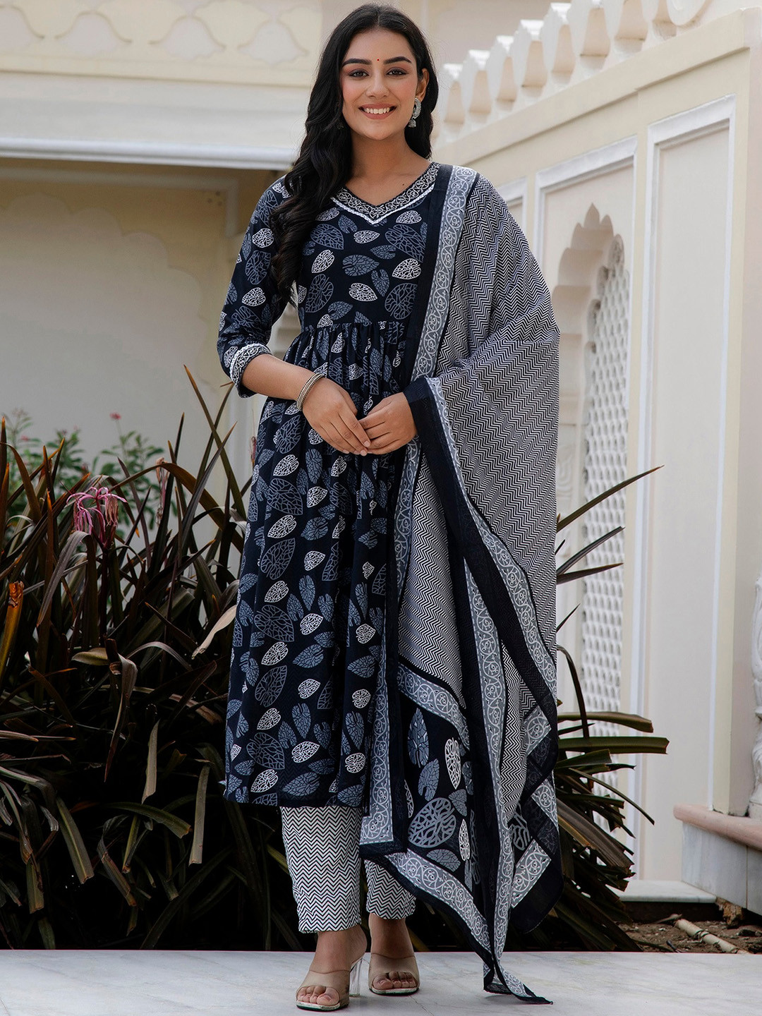 

KALINI Floral Printed Regular Kurta with Trousers & Dupatta, Black