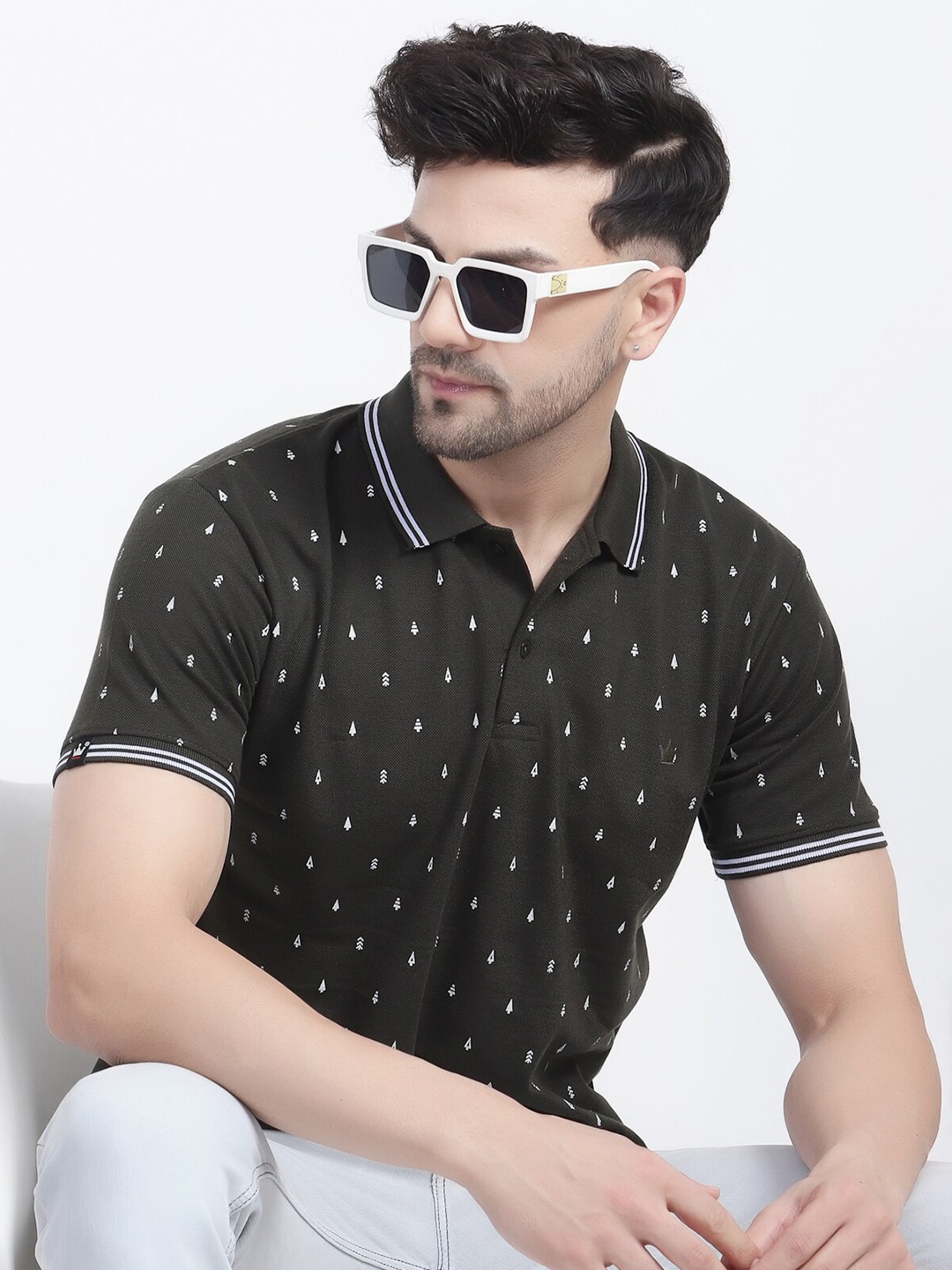 

LOUIS MONARCH Men Printed Polo Collar Pockets T-shirt, Green
