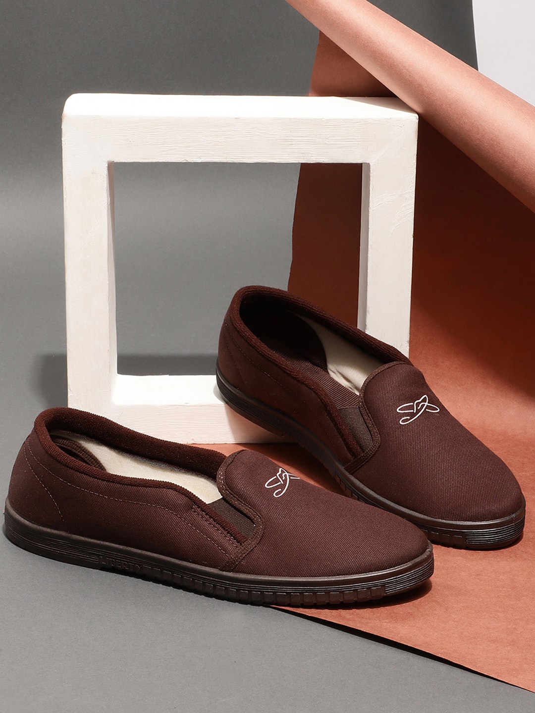 

Liberty Men Round Toe Lightweight Canvas Slip-On Sneakers, Brown