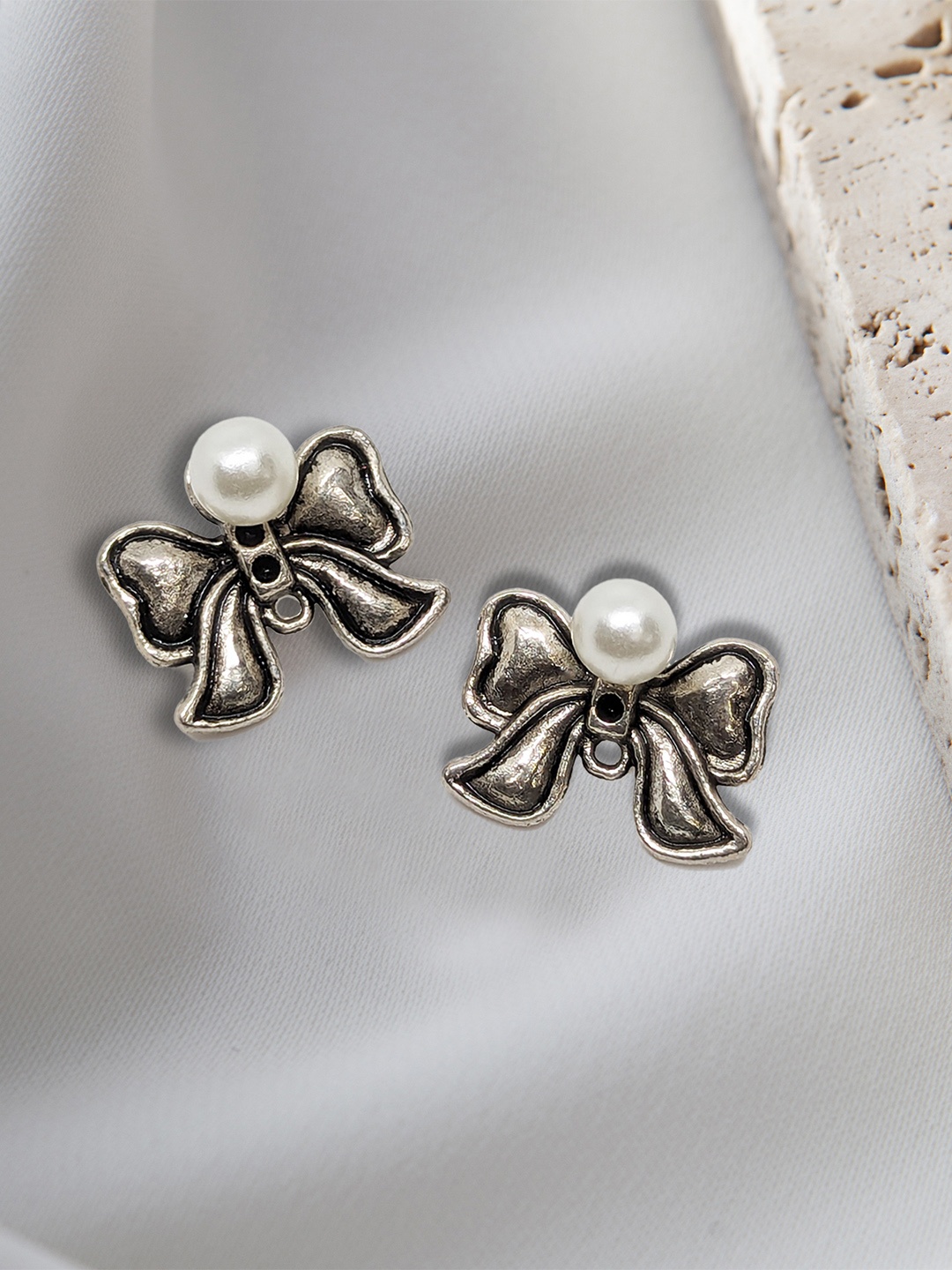 

Comet Busters Metal Beaded Bow Studs Earrings, Silver
