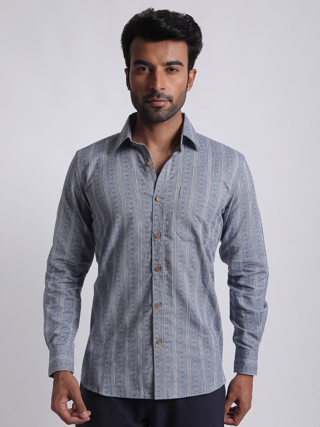 

Streaks & Crosses Men Comfort Opaque Checked Casual Shirt, Blue