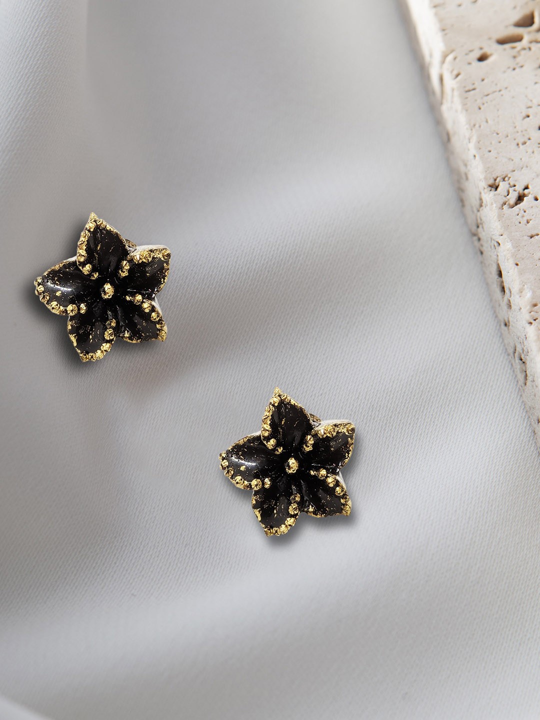 

Comet Busters Contemporary Studs Earrings, Gold