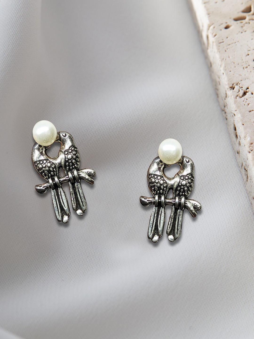 

Comet Busters Silver-Plated Bird Shaped Studs Earrings