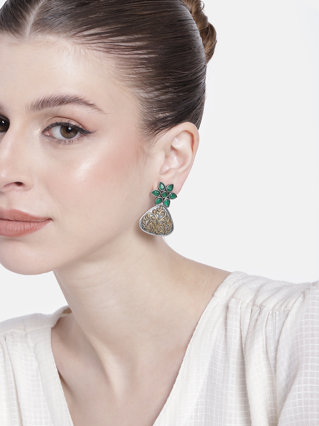 

AITIHYA Gold-Plated Artificial Stones Contemporary Drop Earrings