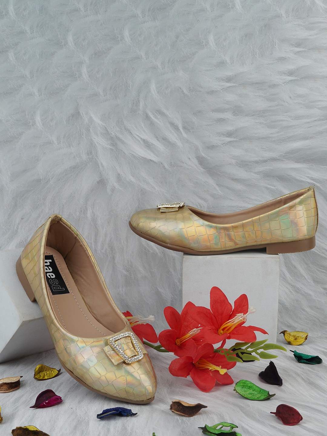 

BAESD Girls Embellished Ballerinas, Gold