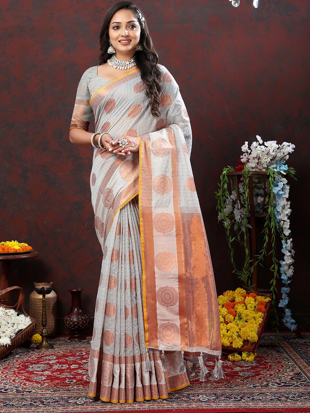

Mitera Grey & Copper Toned Ethnic Motifs Zari Silk Cotton Banarasi Saree