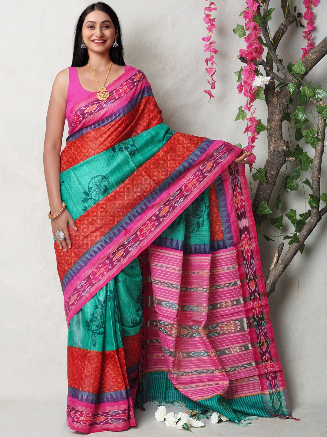 

Unnati Silks Floral Printed Pure Silk Tussar Saree, Green
