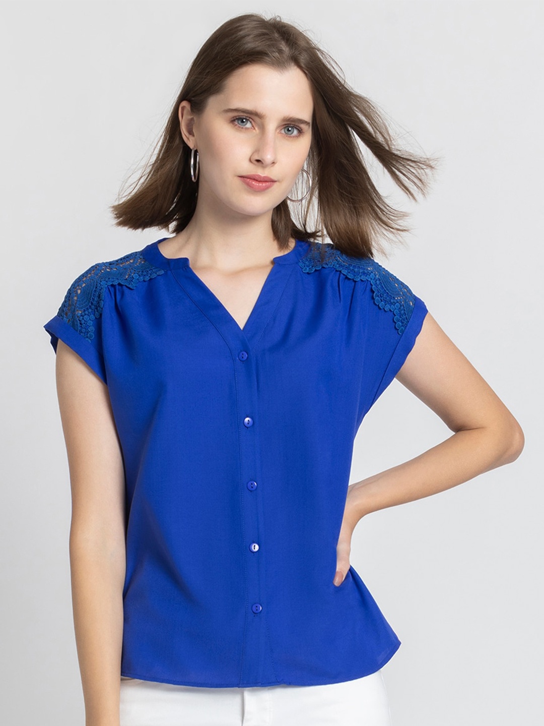 

SHAYE Mandarin Collar Extended Sleeves Shirt Style Top, Blue