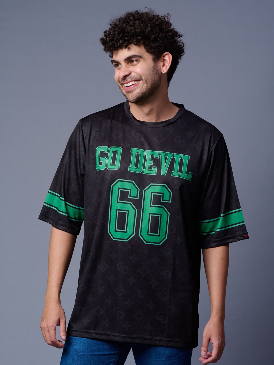 

GO DEVIL Men Typography Printed Drop-Shoulder Sleeves T-shirt, Black