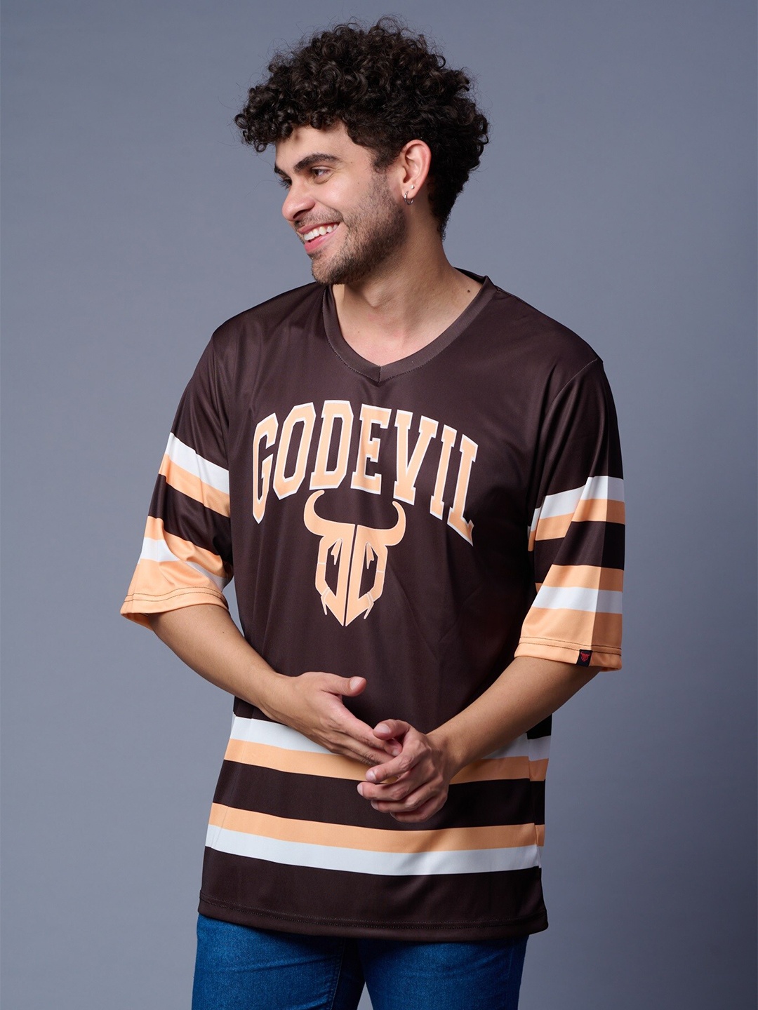 

GO DEVIL Men Typography Printed V-Neck Drop-Shoulder Sleeves T-shirt, Coffee brown