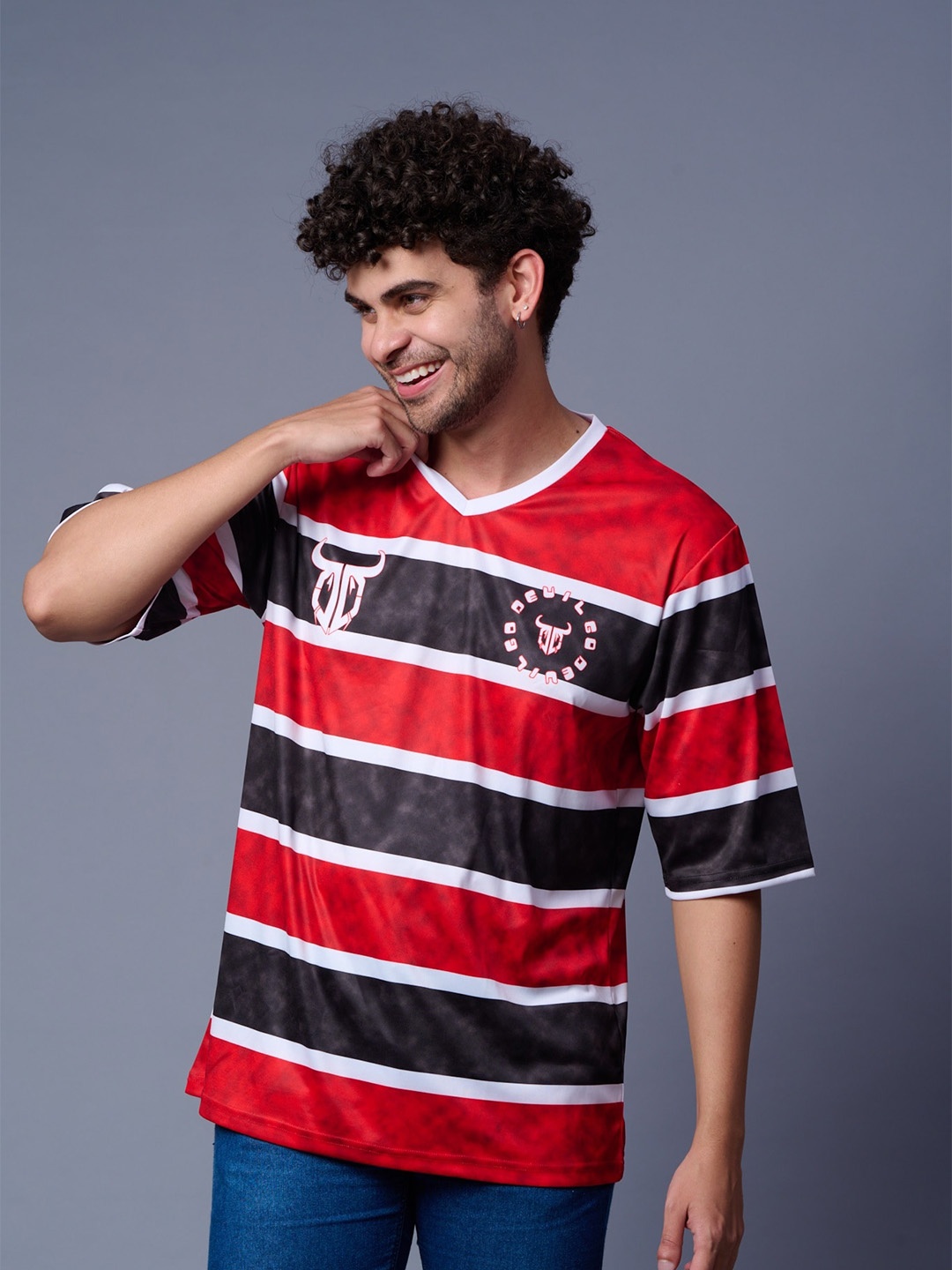 

GO DEVIL Men Striped V-Neck Drop-Shoulder Sleeves T-shirt, Red