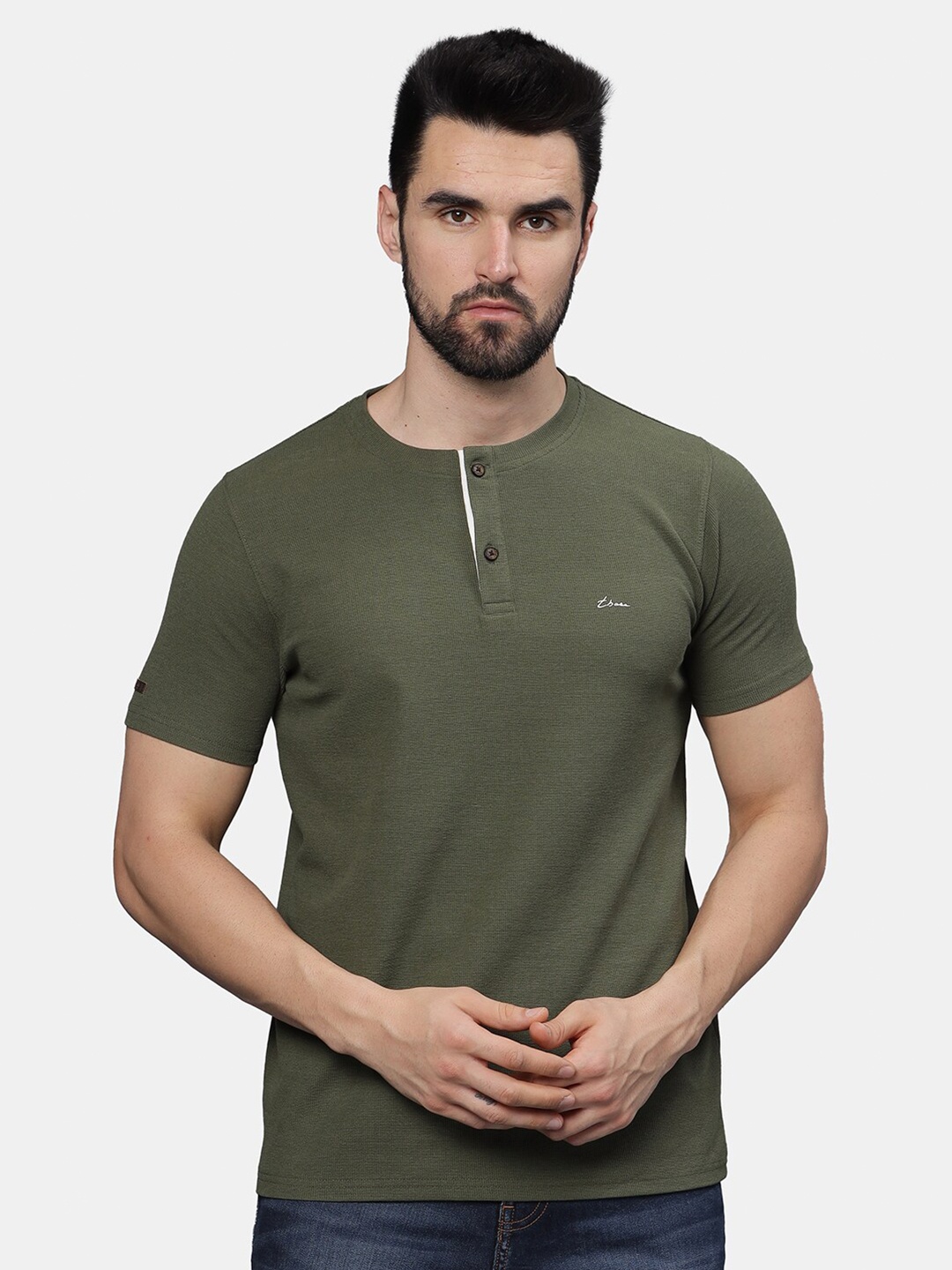 

t-base Men Henley Neck Applique T-shirt, Olive