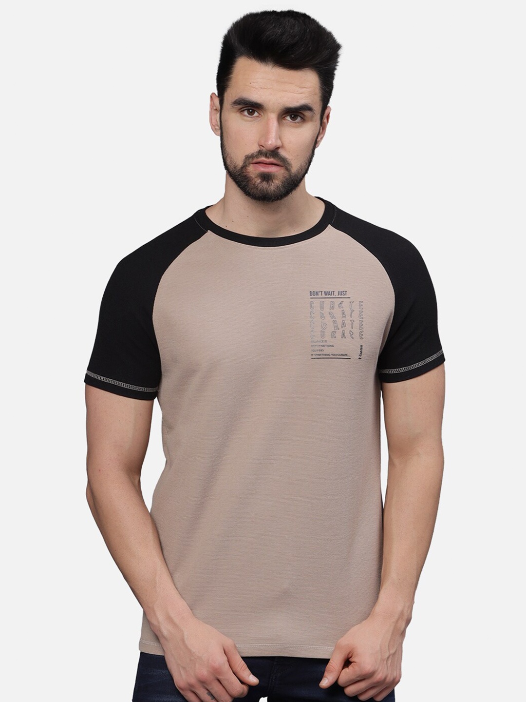 

t-base Men Typography Colourblocked Drop-Shoulder Sleeves Monochrome Applique T-shirt, Beige