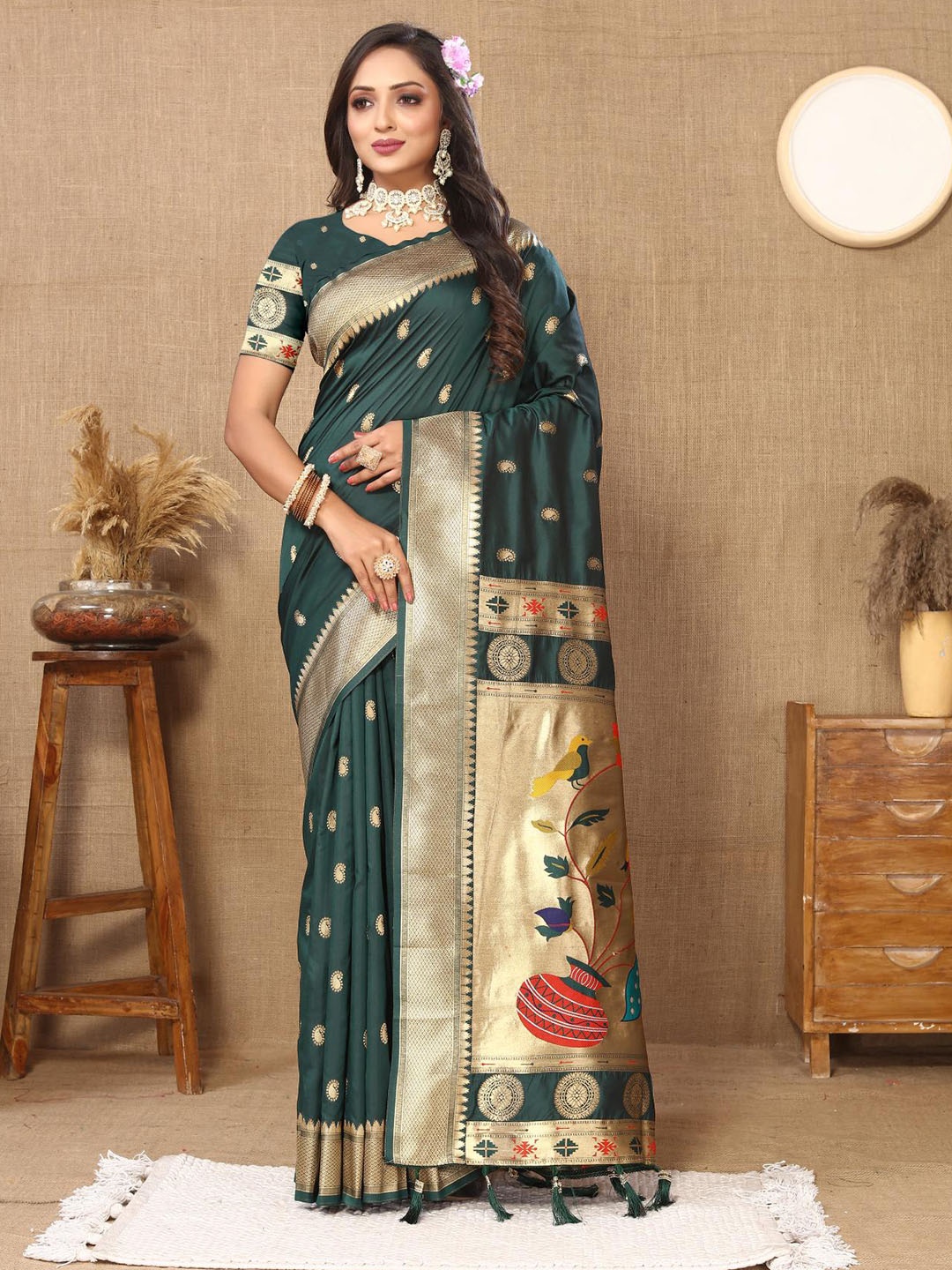 

PATIALAPICKS Woven Design Zari Pure Silk Paithani Saree, Green