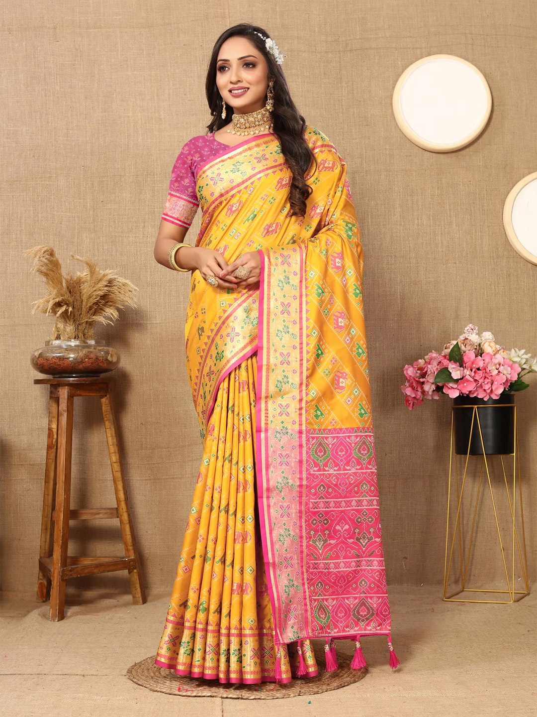 

PATIALAPICKS Zari Pure Silk Patola Saree, Yellow
