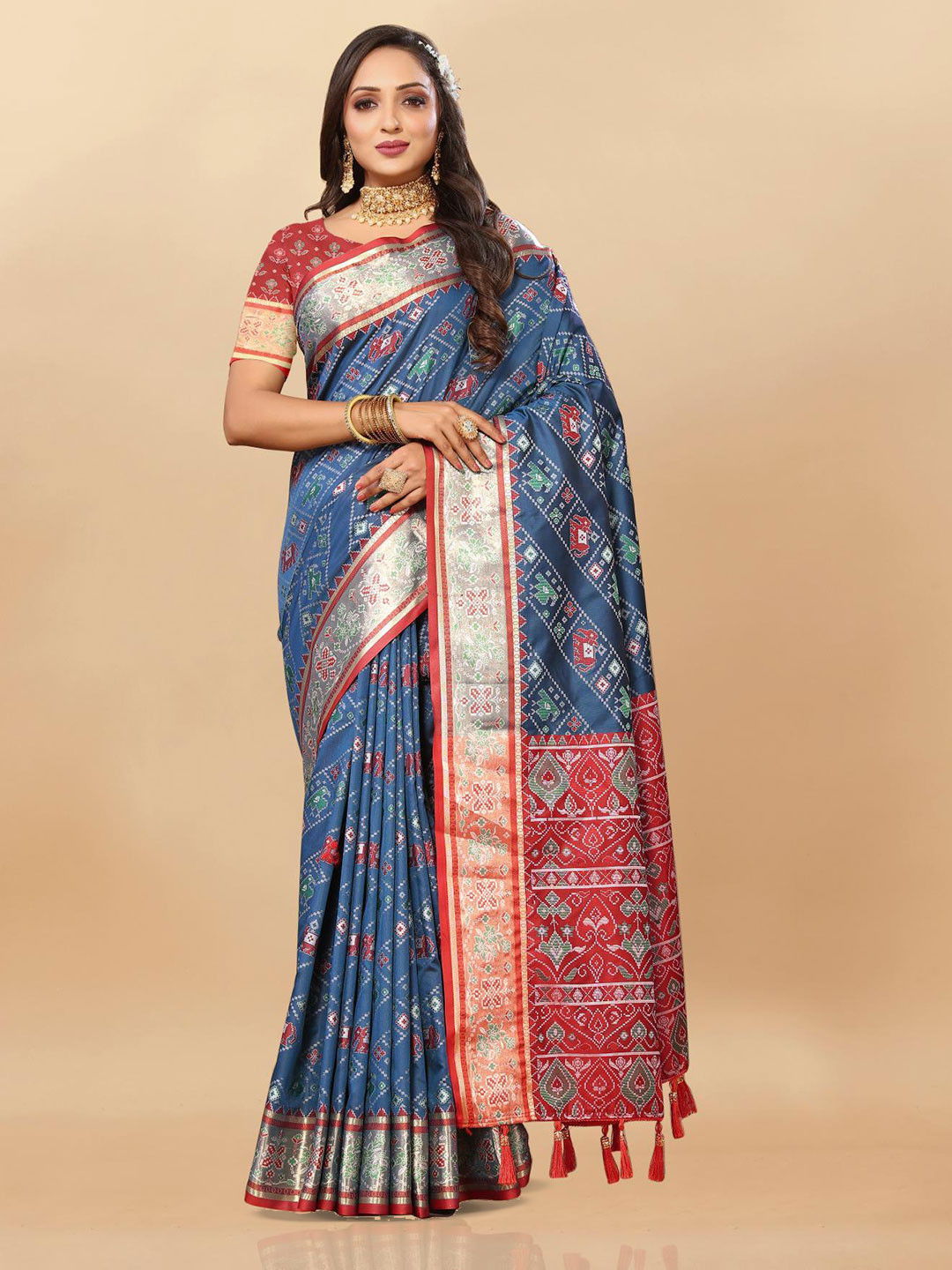 

PATIALAPICKS Woven Design Zari Pure Silk Patola Saree, Navy blue