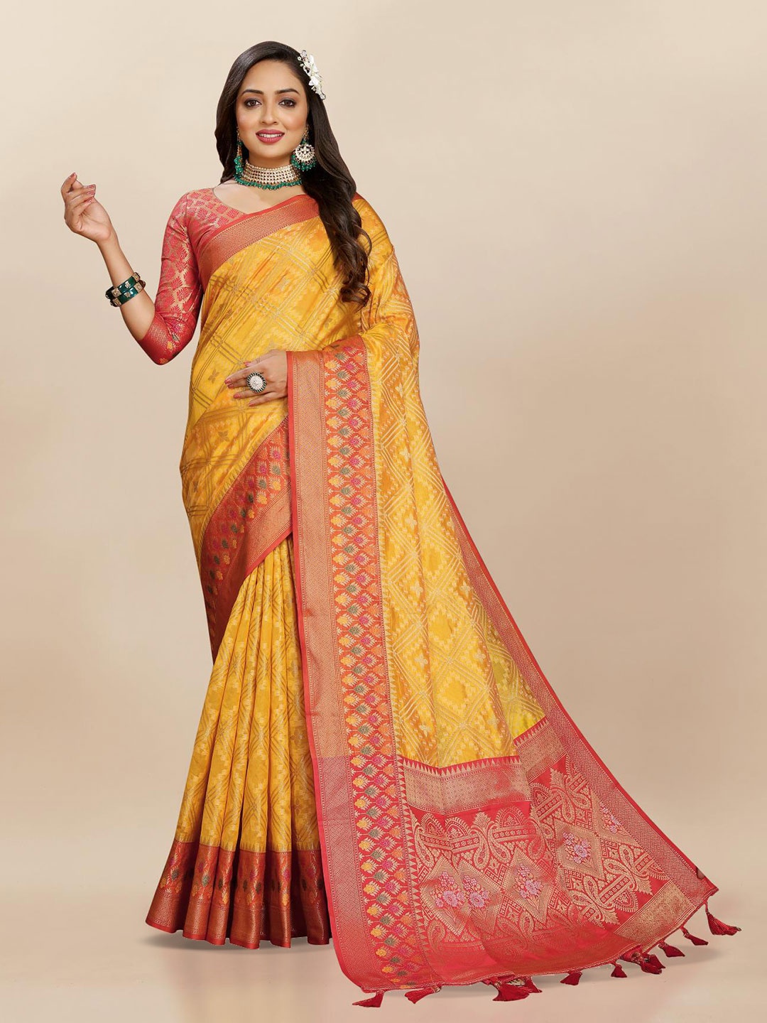 

PATIALAPICKS Woven Design Zari Organza Paithani Saree, Yellow