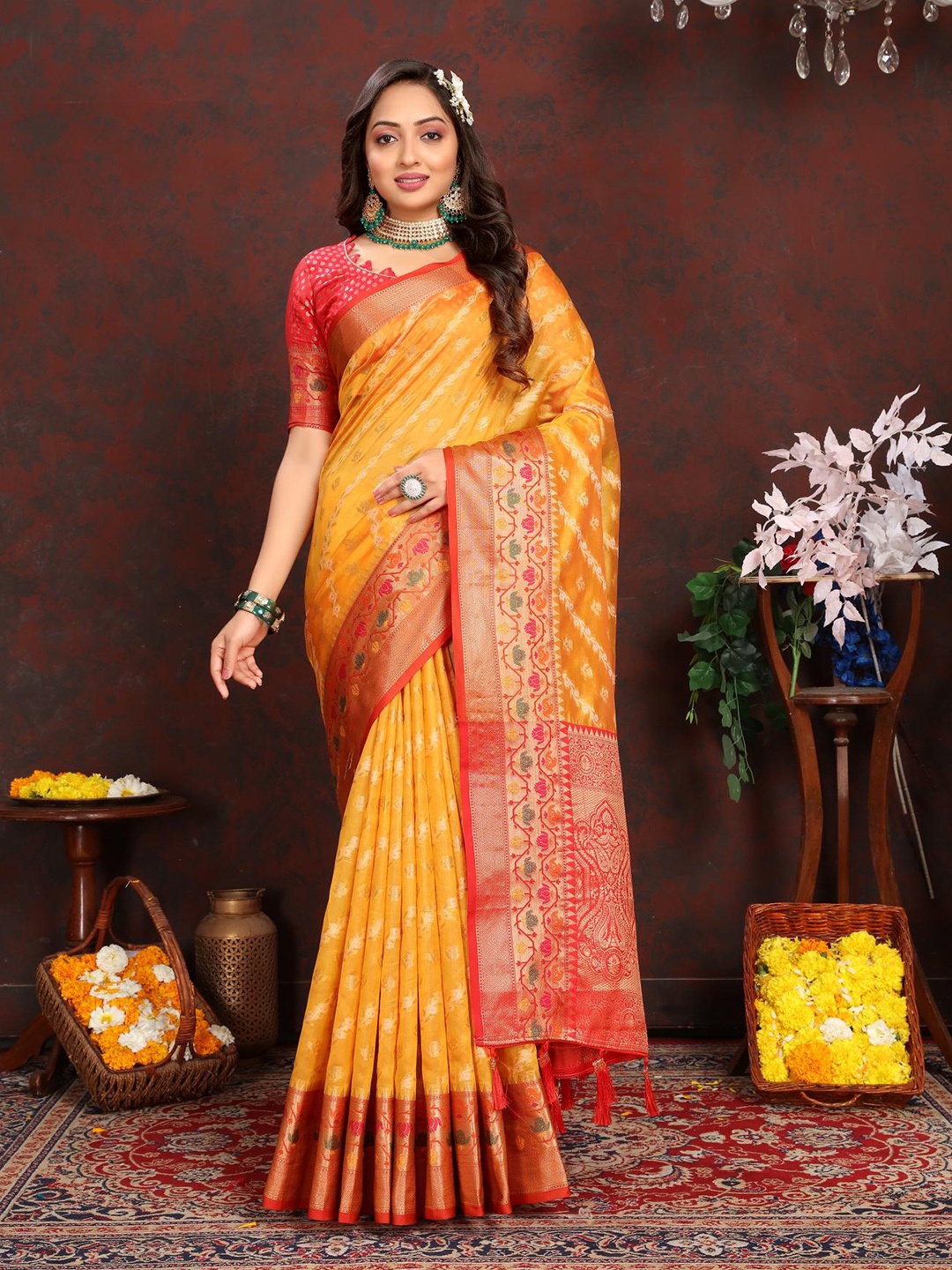 

PATIALAPICKS Woven Design Zari Organza Paithani Saree, Yellow