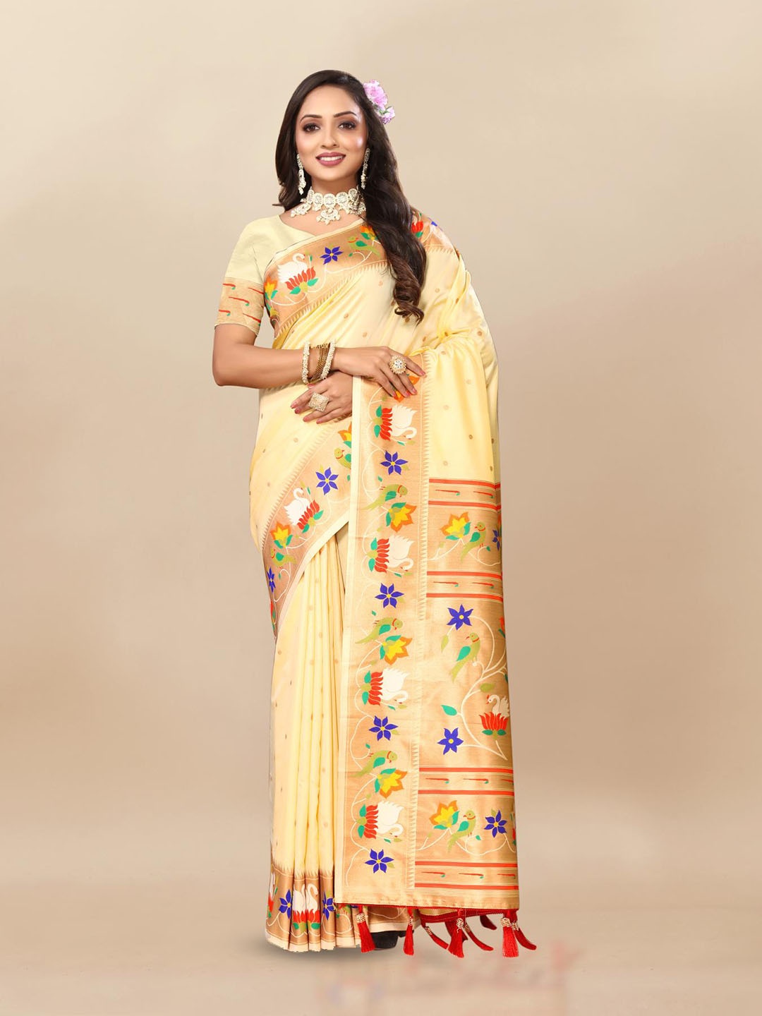 

PATIALAPICKS Floral Woven Design Zari Pure Silk Paithani Saree, Off white
