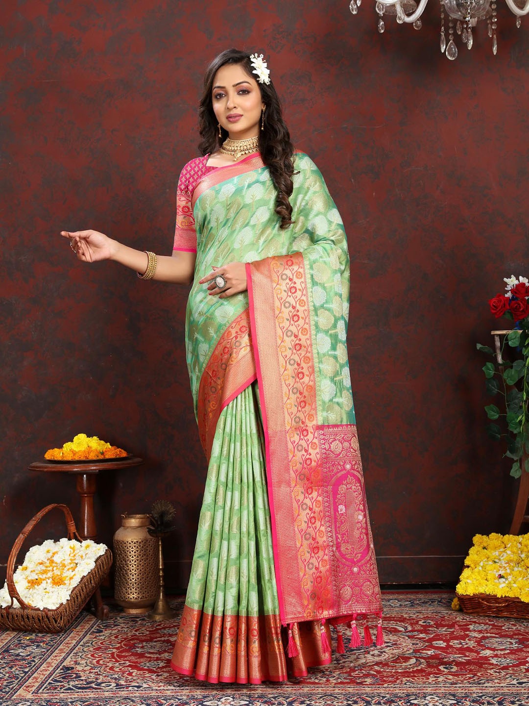 

PATIALAPICKS Floral Woven Design Zari Organza Paithani Saree, Green