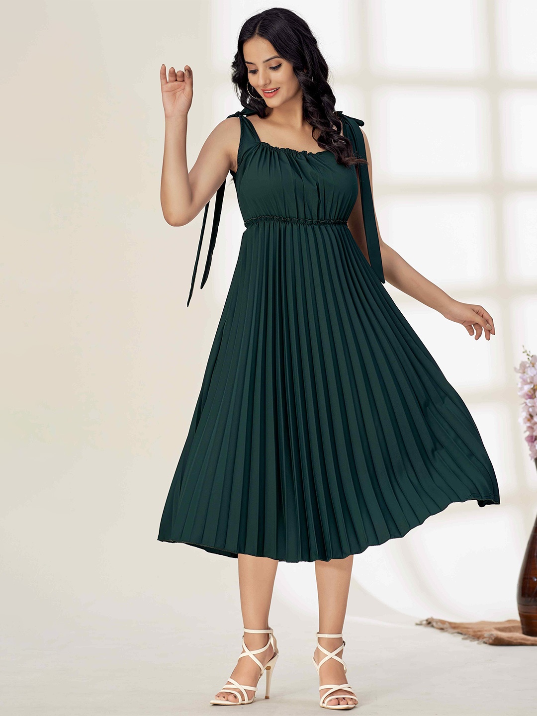 

TextileNow Pleated Shoulder Tie-ups Dress, Green