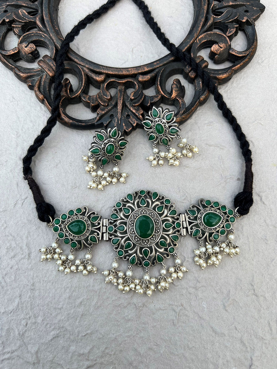 

Prettilicious Silver-Plated Stone-Studded & Beaded Necklace and Earrings