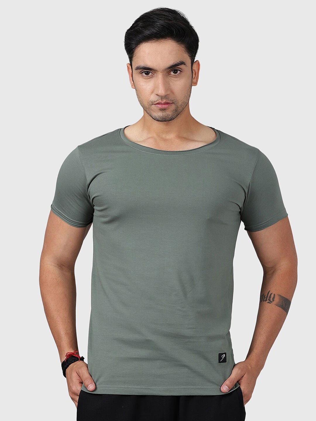 

FUAARK Round Neck Short Sleeves Anti Odour Slim Fit Cotton T-shirt, Green