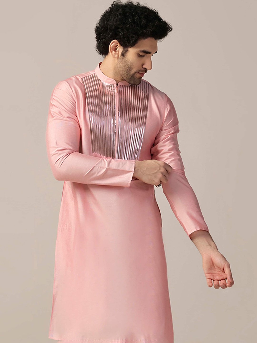 

KISAH Men Tape Work Embellished Zari Regular Fit Kurta, Pink