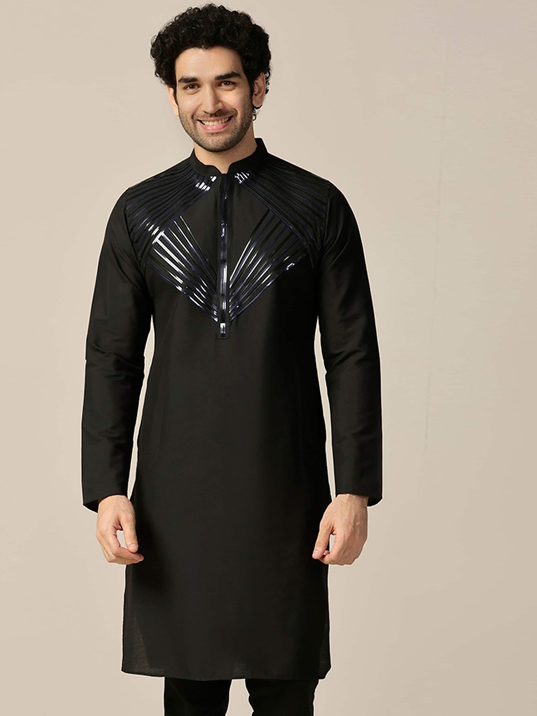 

KISAH Yoke Design Straight Kurta, Black