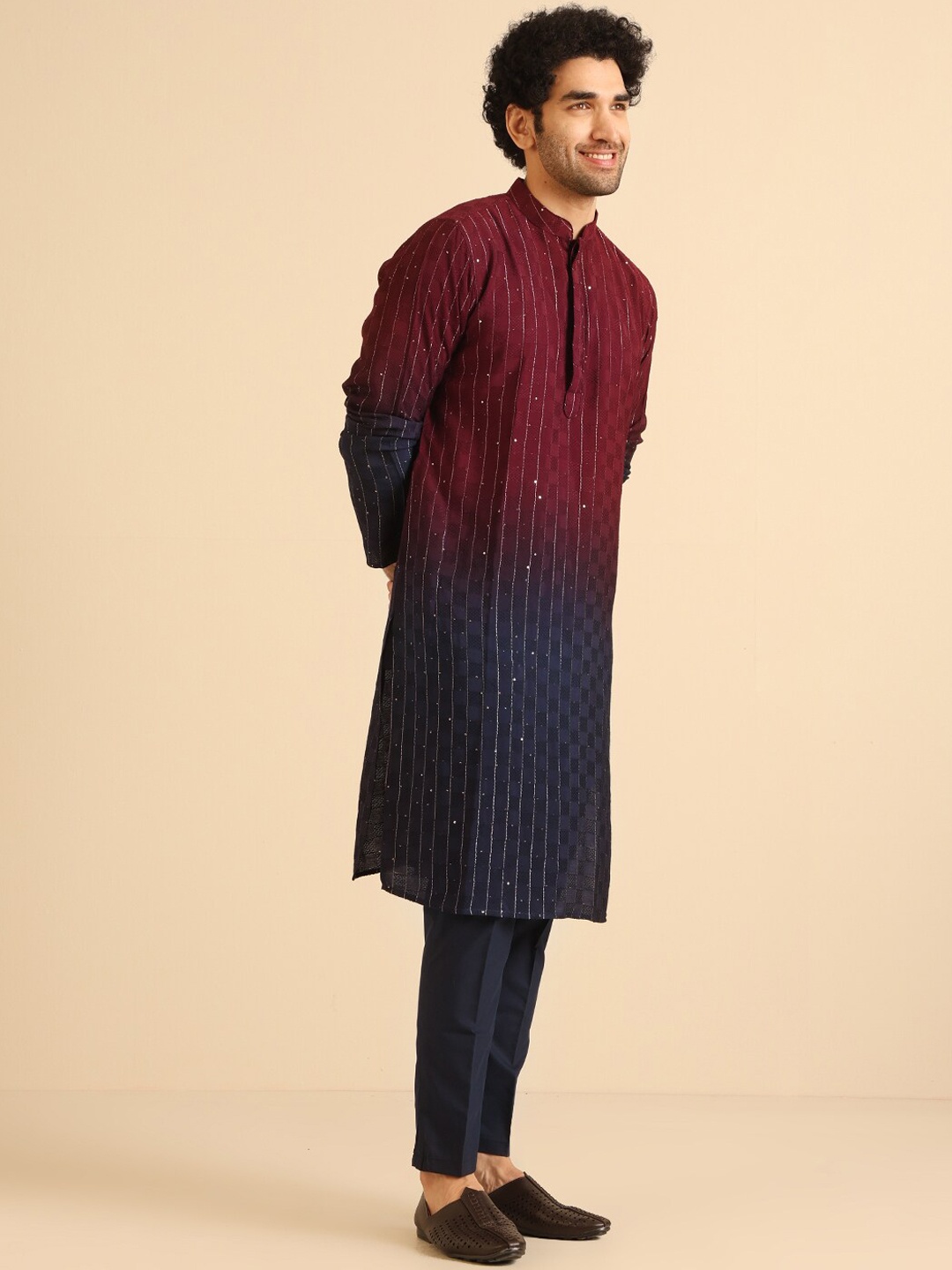

KISAH Men Ombre Zari Regular Fit Kurta, Magenta